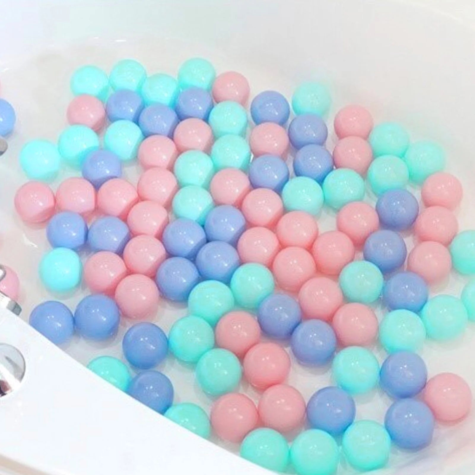 100 Pcs Plastic Ball Pit Balls with Reusable Storage Bag E938