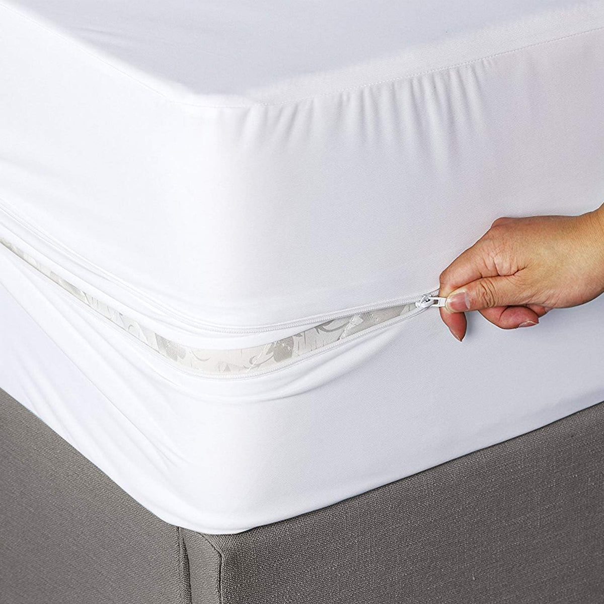 Twin XL 100% Waterproof Zippered Mattress Encasement Q68387